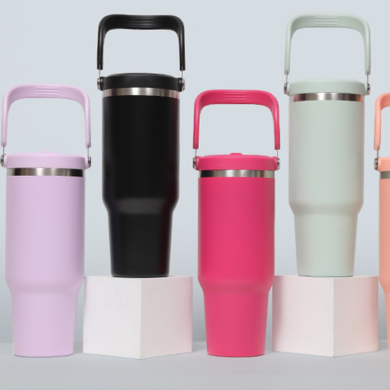 Large-capacity portable insulated cup